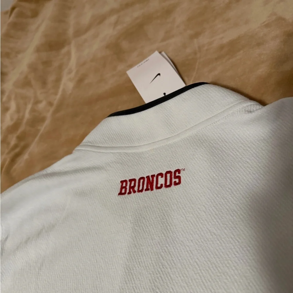 NWT Nike Santa Clara Broncos Gray Quarter-Zip Pullover Red Logo Men’s XL